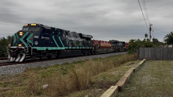 FEC TRAIN 105 @ 4:40pm 12-9-25 