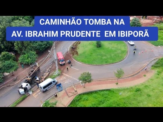 ACIDENTE GRAVE COM CAMINHÃO POR POUCO NÃO TERMINA EM TRAGÉDIA NA ROTATÓRIA DO JARDIM MUNICIPAL EM IBIPORÃ
