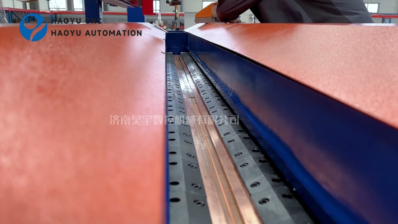 Automatic straight seam welding machine