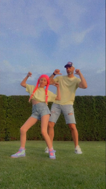 Ukecala jsem taťku, aby se mnou natočil video!😄 Zkuste taky něco natočit s rodičema, je to sranda💜