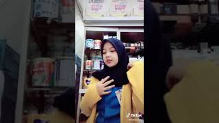 Tiktok cewek cantik berhijab karyawan indomart