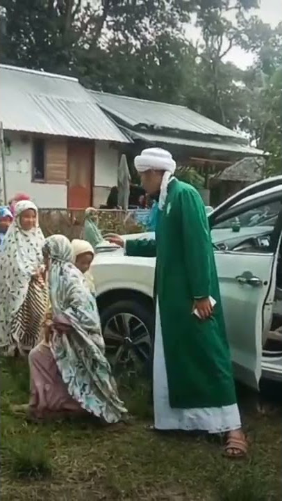 Silaturrahmi Tgh.Syarqawi QH.Asshaulaty di Lptq Khairunnawa lombok utara