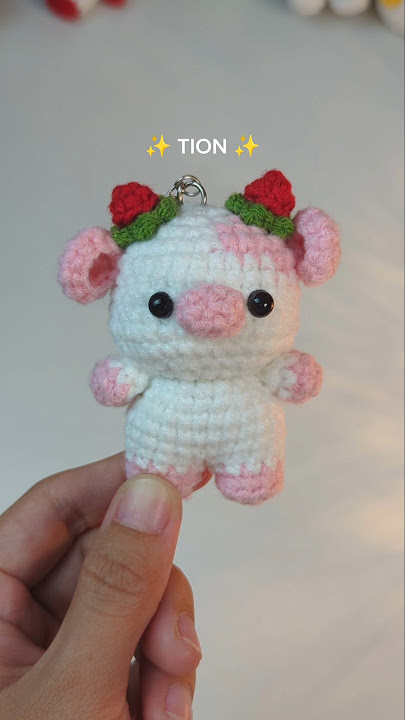 Serving up a scoop of PERFECTION✨ with this strawberry cow keychain!🍓 #crochetpatterns #crochet #cow