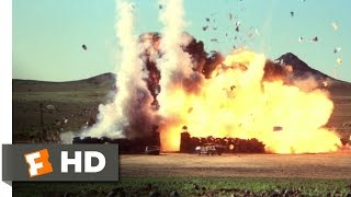 Mad Max 2: The Road Warrior - The Escape Scene (6/8) | Movieclips