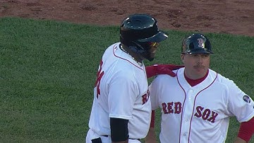 OAK@BOS: Ortiz extends lead with RBI single to left