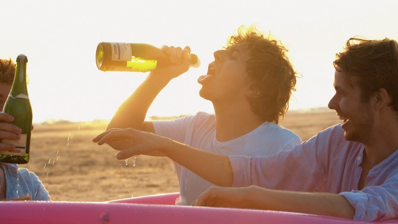 ROAST APPLE - SCANDINAVIAN SUMMER (OFFICIAL VIDEO)