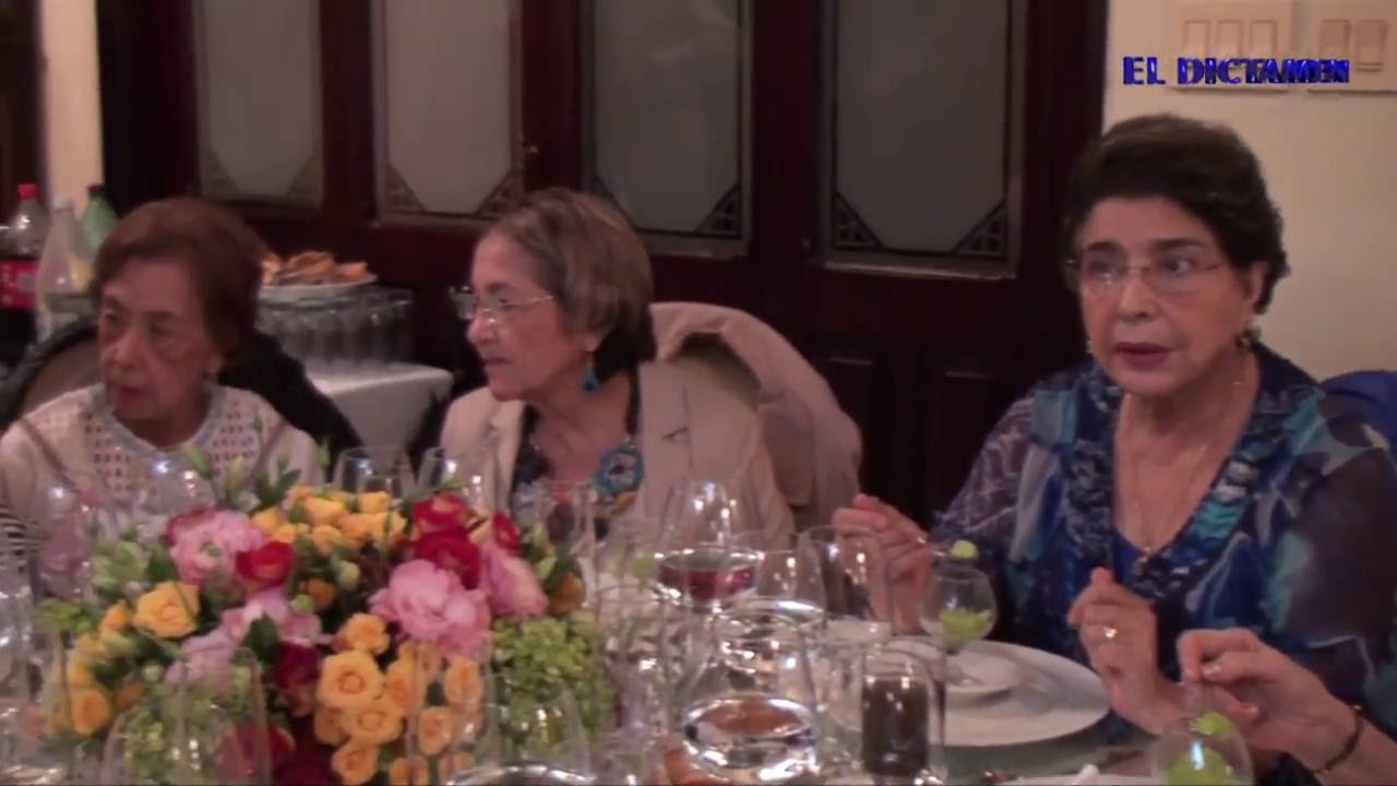 María del Carmen Díaz Cházaro recibe parabienes - YouTube