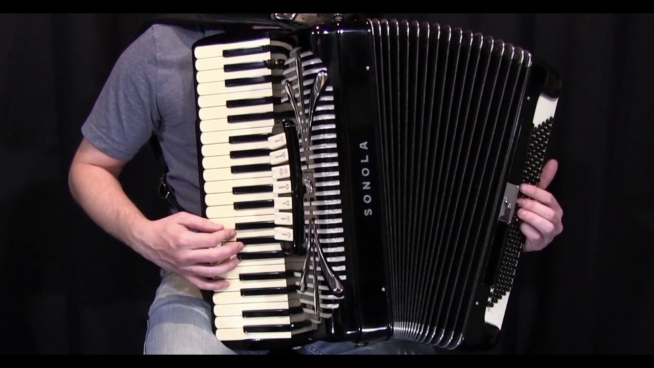 イタリア製名門アコーディオンSONOLA MODEL ＡA7 SPECIAL Certified Pre-Owned Accordion: Sonola AA7 - YouTube