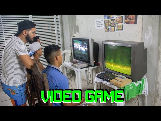 Jogo telefônico antigo video estoque. Vídeo de jogar - 244739939