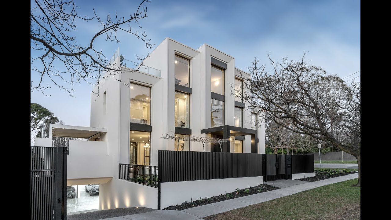 Marshall White: 42 St Georges Road, Toorak