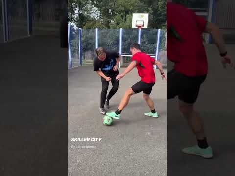 Just some footwork.. 👣 ⚽#shorts#football#skill#goals#brazil##reels#funnyfootball#aesthetic