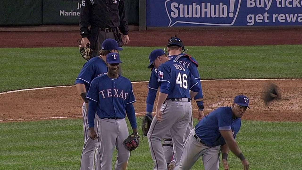 Elvis Andrus overwhelmed by emotions in Texas return