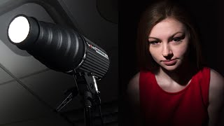 'What's a Snoot?' Using a Snoot Light Modifier for Portrait Photography