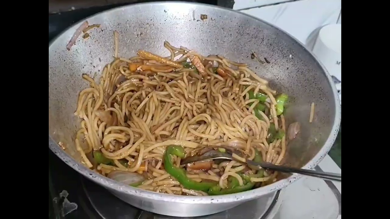 Aaj humne kya banaya hai yummy 🤤 chowmin recipe 