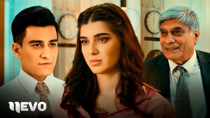 Бұлшық еттері толтырылған балапандардың порно видеолары