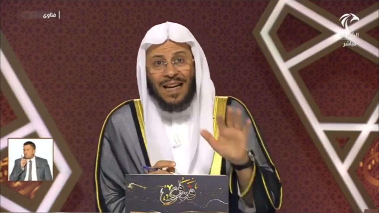 حكم تصوير الإمام أثناء خطبة الجمعة؟ | الشيخ عزيز بن فرحان