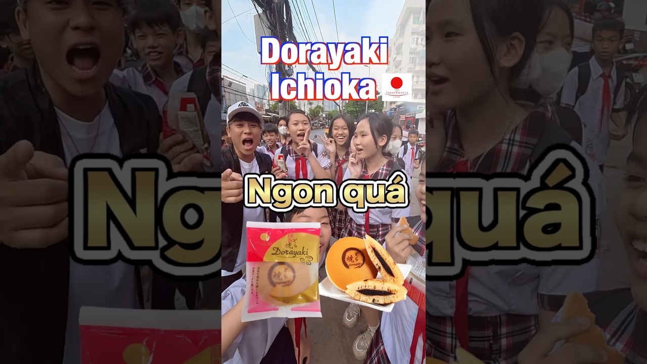 Vietnam Kun cứ gặp fan học sinh là lại tặng dorayaki Ichioka😆Có ai muốn không??🙋‍♂️😆#vietnamkun