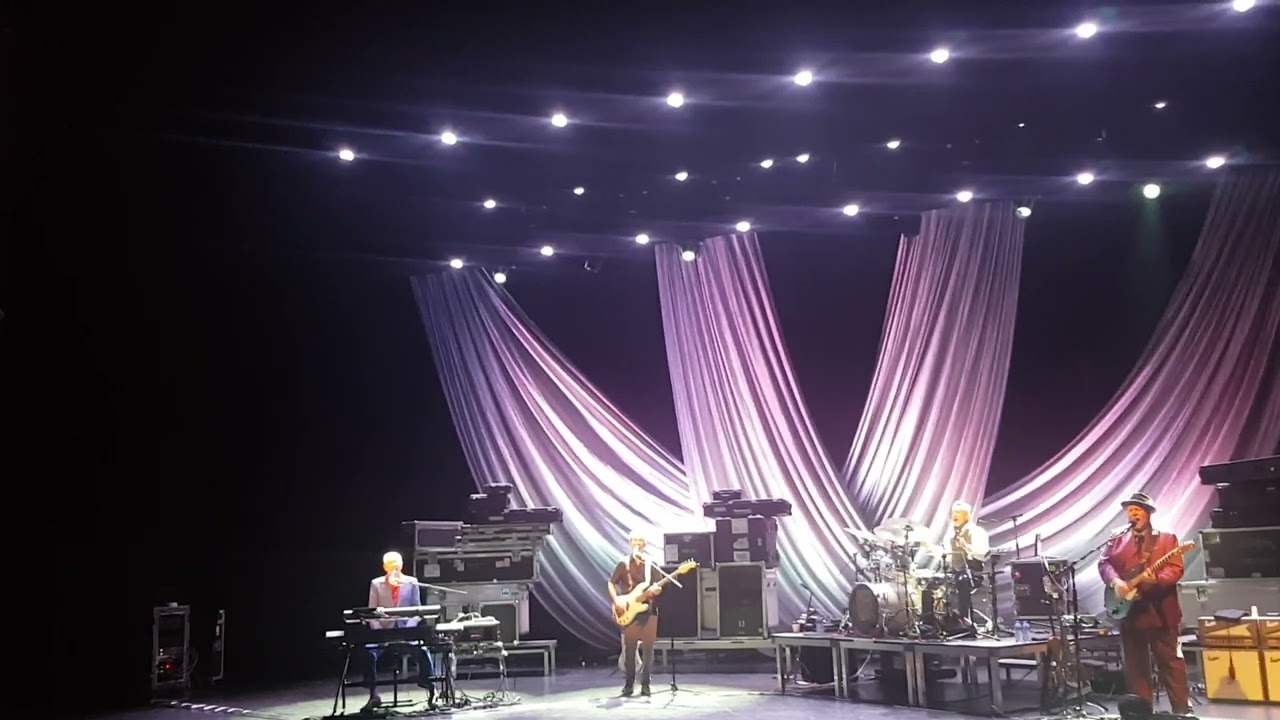 Entame concert Joe Jackson Sing you Sinner. 2022