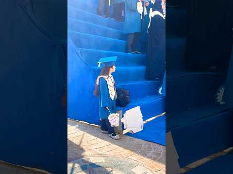 صورة تخرج طلبة جامعة البيان كلية أدارة الاعمال جامعة البيان جامعة طلاب تخرجات تخرج حمد و حمود