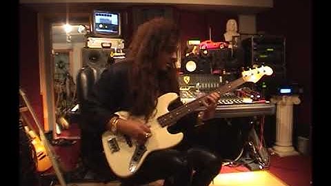 Yngwie plays his bass guitars rare video