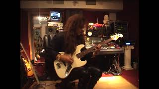 Yngwie plays his bass guitars rare video