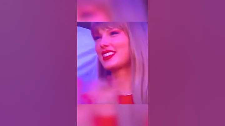When Taylor Swift saw Travis Kelce 🥺❤️ #shorts #taylorswift