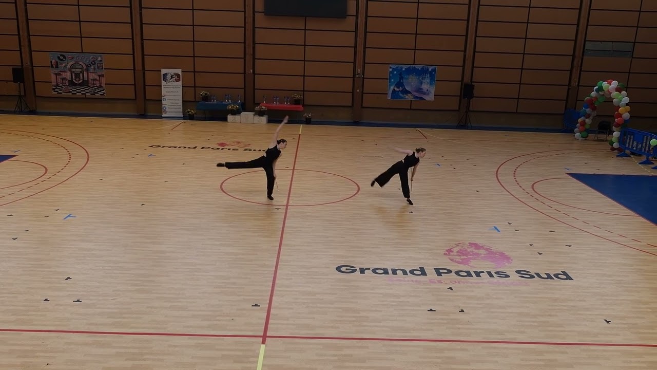 Majorette - Duo major Léa et Laïla 2025 - Savigny le temple