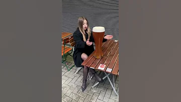 Как пьют  Пиво Девушки /Жажда замучила/