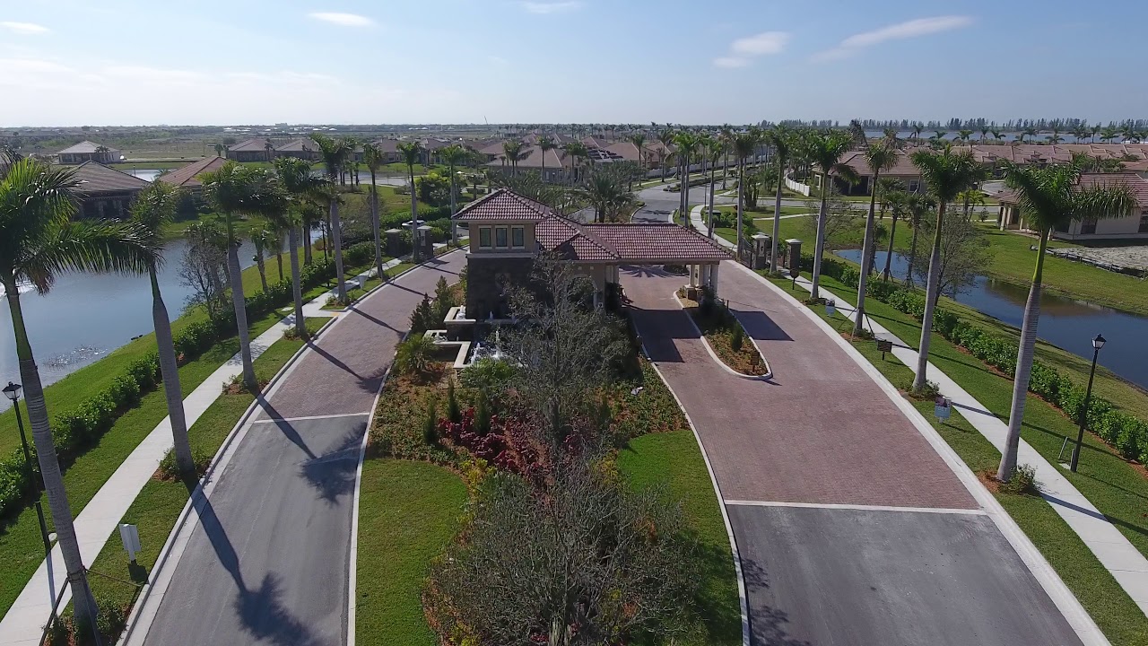 Gated Entrance at K. Hovnanian's® Four Seasons at Parkland New Homes