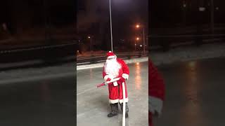 Дед Мороз Заливает Каток