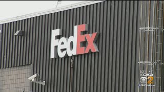 Pittsburgh Security Expert Disagrees With FedEx's No-Cellphone Policy