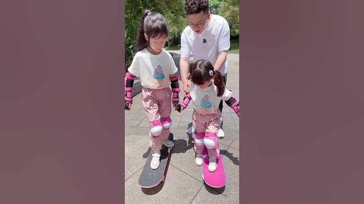 妹妹對姐姐的滑板很感興趣，偷偷給妹妹準備了驚喜，又解鎖了一項新的運動項目！ 【小捲毛和姐姐】