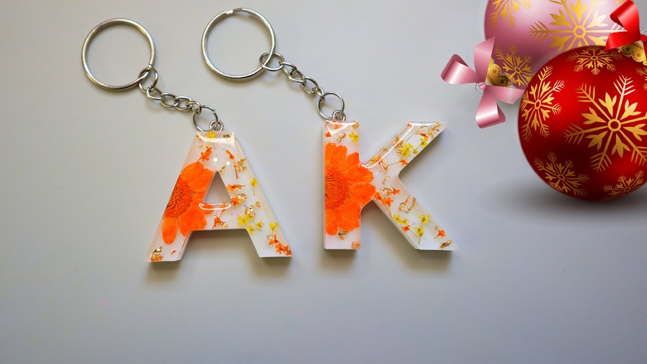 AMAZING OMBRE RESIN KEYCHAIN! 😍😍😍 How To Make Resin Keychains