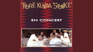 Miniatura de vídeo de "Touré Kunda - Coumpole"