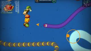Mencoba Skin Cacing Ungu Di Game Worms Zone screenshot 4