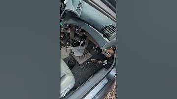 2005 Acura TL ECU location