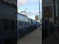 przejazd ET22 przez stację Święta Katarzyna #trainspotting #pociąg #kolej #railway #train