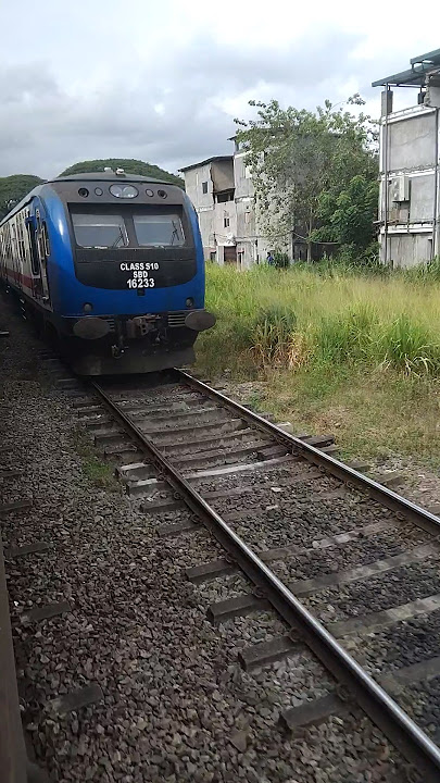 komada yana wege ithin🙃❤️‍🔥😲😳#srilanka #train #trending #automobile #railway #travel #kochchi