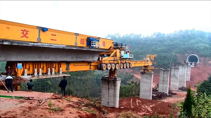 Watch: the 580-ton monster machine contructing bridges in China