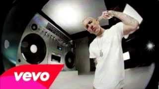 Eminem - BERZERK (Official Vevo Music Video)