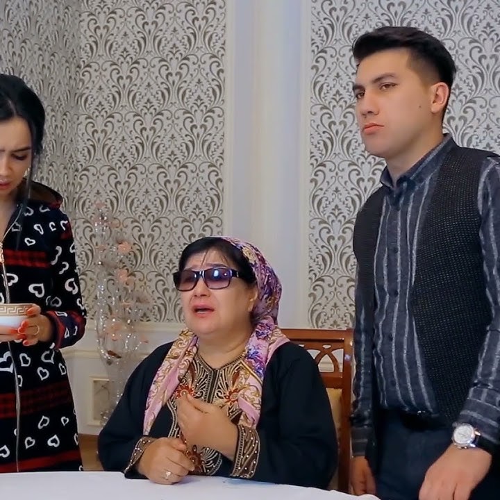 Men tugatdim va qiz dostim uni mushukiga yaladi (kompilyatsiya)