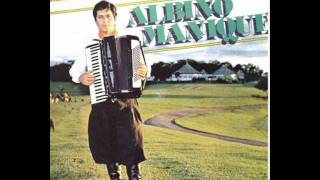 Video thumbnail of "Albino Manique - Baile De Candeeiro"