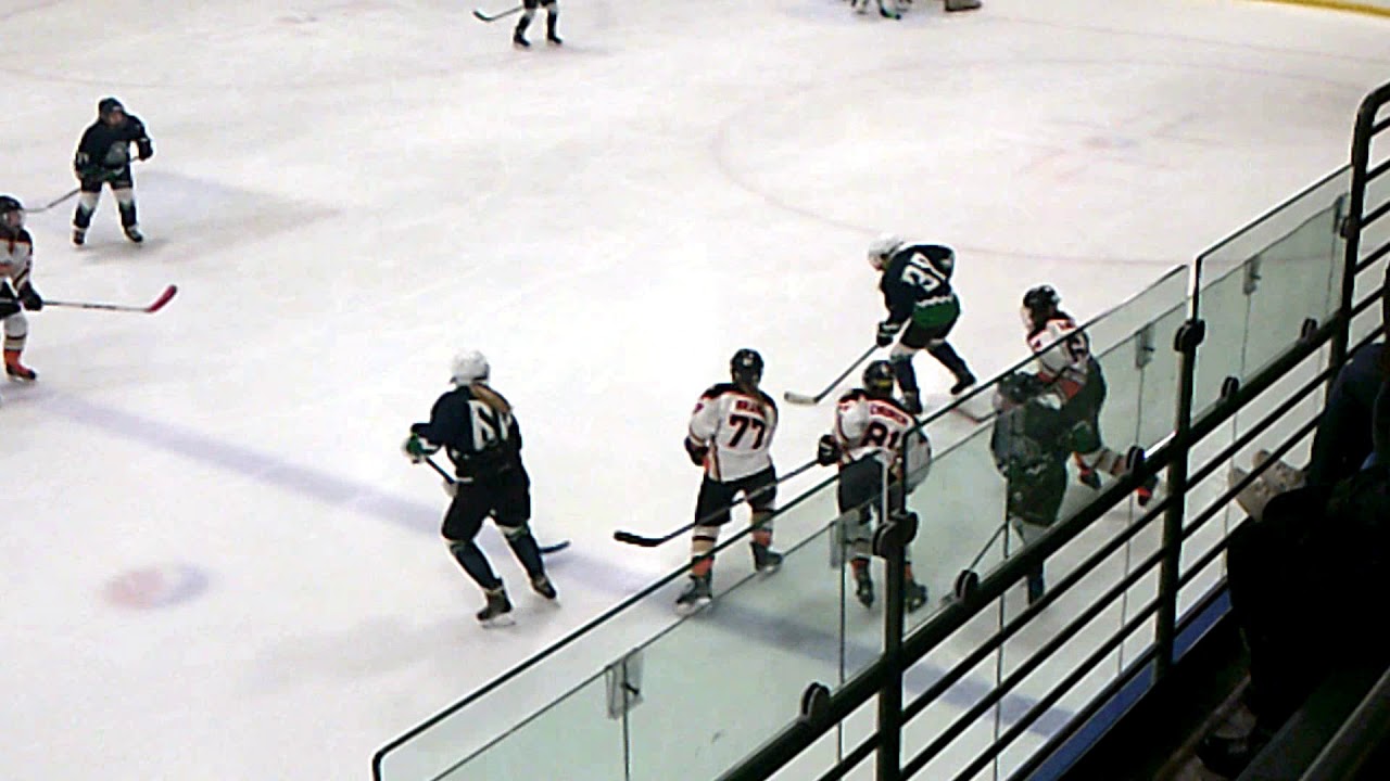 Ozaukee Ice Dogs 1st period - YouTube