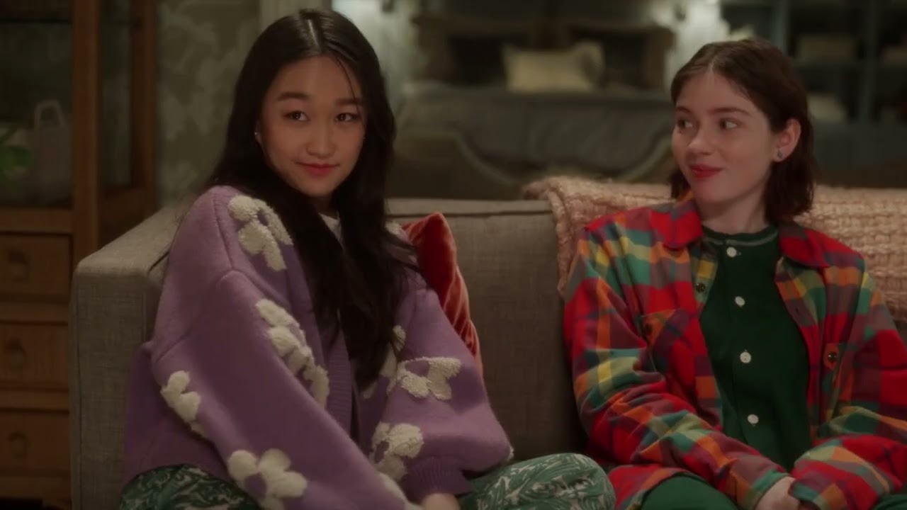 Charlotte is going back to work and annouces it to her family AND JUST LIKE THAT S2 EP8