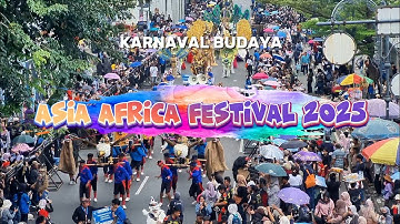RIBUAN ORANG TUMPLEK DI BANDUNG SAKSIKAN KARNAVAL BUDAYA ASIA AFRICA FESTIVAL 2025