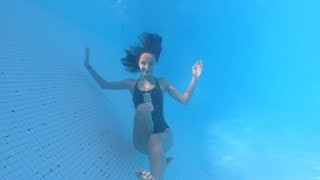 Carla Underwater swimming in Dominican Republic