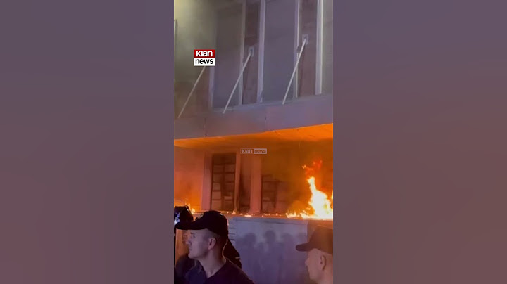 Opozita proteston përpara Kryeministrisë, hidhet molotov dhe tymuese
