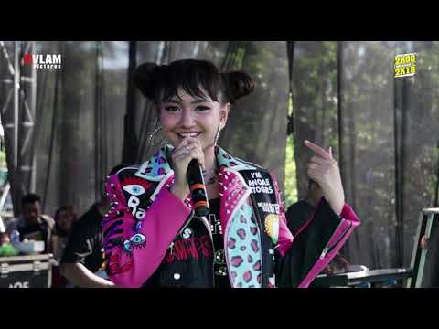 JIHAN AUDI & FEBI MAMAMIA - PIKIR KERI - ONE DEKADE VLAM PICTURES WITH ROMANSA JAMBU TIMUR