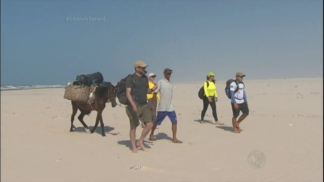 Expedição percorre 20 Km de dunas gigantes em busca de vilarejo perdido