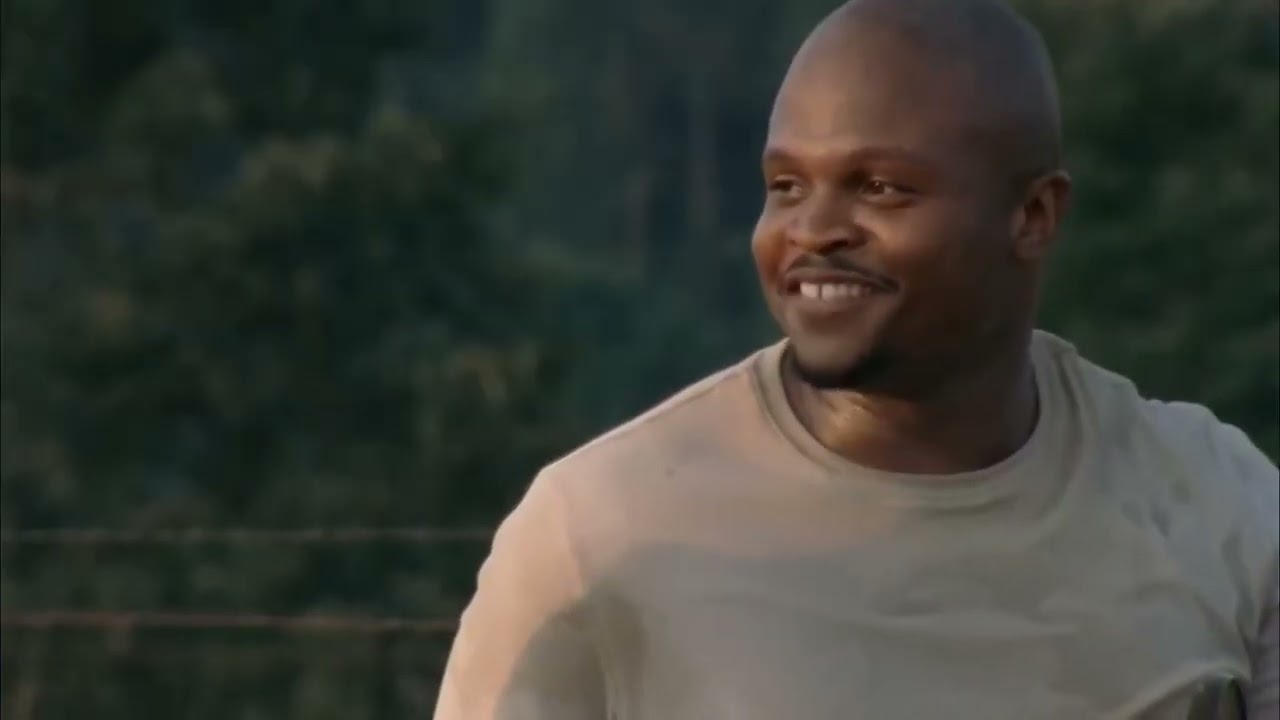 The walking dead S02E04-Dale finds a walker in the well